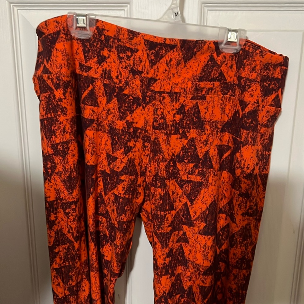 Never won Lularoe Tall and Curvy Women’s leggings